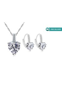 €19.99 instead of €115.89 for a crystal earring and pendant jewellery set from Your Ideal Gift - save 83%