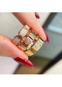 2023 fashion classic couple high-end love ring banquet preferred ring Valentine's Day gift