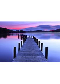 Bricoflor - Papier peint panoramique lac bleu & violet avec ponton | Tapisserie panoramique coucher de soleil romantique | Papier peint panoramique