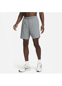 Short de running 2-en-1 18 cm Dri-FIT Nike Challenger pour homme - Gris