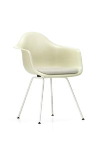 Eames Plastic Arm Chair DAX avec coussin d'assise Vitra
