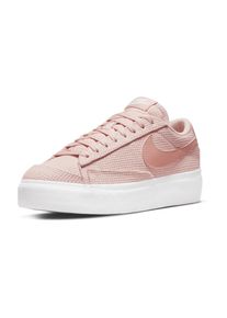 Nike Sportswear Baskets basses 'Blazer' Femme rose taille 40