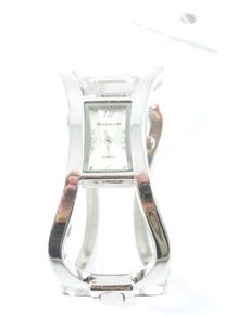 MAGNUM Analog Watch Women, One Size, silver-colored