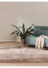 benuta Basic Faux Fur Rug Furry Taupe 80x150 cm - Stylish Faux Fur Rugs