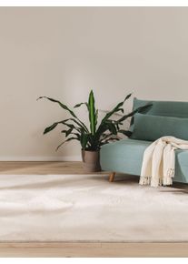 Tapis poil ras en fausse fourrure Furry Beige 120x170 cm - Tapis poil court design moderne pour salon