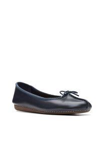 Clarks , Ballerina »Freckle Ice« Slipper, Flats, Flats, Slipper mit Schleifchen , Navy Leather , 36 , 36 , Atmungsaktive Deckbrandsohle aus Leder