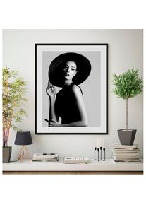 queence, Bild mit Rahmen &raquo;oder Poster, Evgenia&laquo; Bilder von Frauen Fashion Foto Frau Magazincover Mode Portrait Portr&auml;ts Schwarz-Wei&szlig; 1 Stk. tlg. HD 