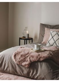 Fourrure synth&eacute;tique Dave Rose 60x90 cm - Tapis poil court design moderne pour salon