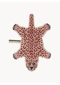 Doing Goods Ręcznie tuftowany dywan z wełny o wysokim włosiu Pinky Leopard Różowy S 65 x D 90 cm