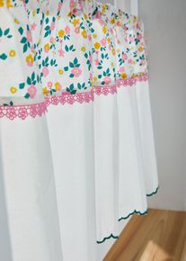 bonprix Bio-pamut ablakt&aacute;bla f&uuml;gg&ouml;ny csipk&eacute;vel, r&oacute;zsasz&iacute;n, mag./sz&eacute;l.: 30/85 cm