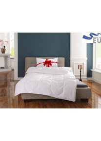 Microfaserbettdecke OTTO HOME "Corella, Bettdecke 135x200 cm, mit Gratis-Kissen dazu: 40x80 cm", wei&szlig;, B:155cm L:220cm, Obermaterial: 100% Polyester. F&uuml;llung: 100% Polyester, Bettdecken, Microfaserbettdecke, Bettdecken, Sommer, Winter, 4 Jahreszeiten, Decke mit Gratiskissen