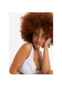 bonprix, B&uuml;gel-BH &raquo;B&uuml;gel-BH mit zarter Spitze (2er Pack)&laquo; Packung, 2 Stk. mit B&uuml;gel und Spitzen-Details, wei&szlig; + schwarz, 100 - Cup E