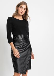 Etuikleid bonprix, Damen, Gr. 44/46 (L), N-Gr, schwarz, Jersey;Lederoptik (PU beschichtet), Obermaterial: 95% Polyester, 5% Elasthan. Beschichtung: 100% Polyurethan. Unterteil: 95% Polyester, 5% Elasthan, unifarben, figurbetont kniefrei, Rundhals, Kleider Etuikleid, mit Rock in Wickeloptik, Mix aus Jersey und Lederimitat