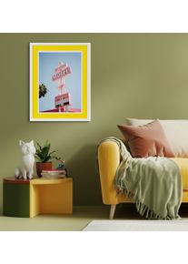 Bild mit Rahmen queence "Motel, Amerika", gelb (farbe rahmen: wei&szlig;, farbe bild(er): gelb), B:30cm H:40cm T:2cm, Acrylglas, Holz, Bilder, Bild mit Rahmen, Poster mit buntem Acrylglas Passepartout