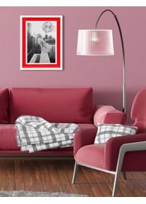 Bild mit Rahmen queence "Postkarte, Marilyn Monroe", rot (farbe rahmen: wei&szlig;, farbe bild(er): rot), B:30cm H:40cm T:2cm, Acrylglas, Holz, Bilder, Bild mit Rahmen, Poster mit buntem Acrylglas Passepartout