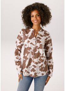 Schlupfbluse Aniston CASUAL, Damen, Gr. 38, braun (wollwei&szlig;, braun), Web, Obermaterial: 100% Baumwolle, bedruckt, gemustert, figurumspielend h&uuml;ftbedeckend, Rundhals, 1-Knopf-Manschette, Blusen Schlupfbluse, mit topaktuellen Kuh-Flecken - jedes Teil ein Unikat