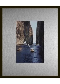 Bild queence "Trend Wandbild, Wandkunst, Kunstdruck "Meer und Boote", blau (farbe rahmen: schwarz, farbe bild(er): silber), B:50cm H:40cm T:1,5cm, Aluminium, Bilder, Bild, inkl. Passepartout aus hochwertigem Aluminium und schwarzem Rahmen