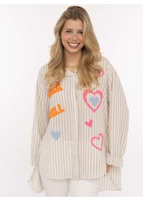 Hemdbluse Zwillingsherz "Rock n' Roll Patches", Damen, beige, Web, Obermaterial: 100% Baumwolle, gestreift, mehrfarbig, oversize Po-bedeckend, ohne Ausschnitt, mit Knopf 1-Knopf-Manschette, Blusen Hemdbluse, gestreift, l&auml;nger geschnitten, auffallende Teddy-Patches, Knopfleiste