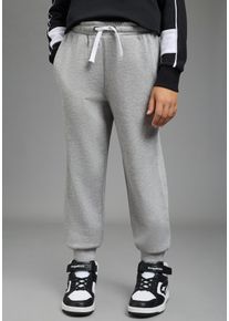 Sweathose Kangaroos "Joggingshose mit Logo-Stickerei", Jungen, Gr. 128/134, N-Gr, grau (grau meliert), angeraute Sweatware, Obermaterial: 90% Baumwolle, 10% Viskose, meliert, unifarben, bequem lang, Hosen Sweathose, l&auml;ssige Sweathose