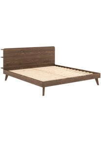 Bettgestell Karup Design "RETREAT BED", braun (carob braun lackiert), B:186cm H:93cm L:226cm, Betten, Bettgestell, aus Kiefer massiv mit Lattenrost, Kopfteil mit 3 Ablagen